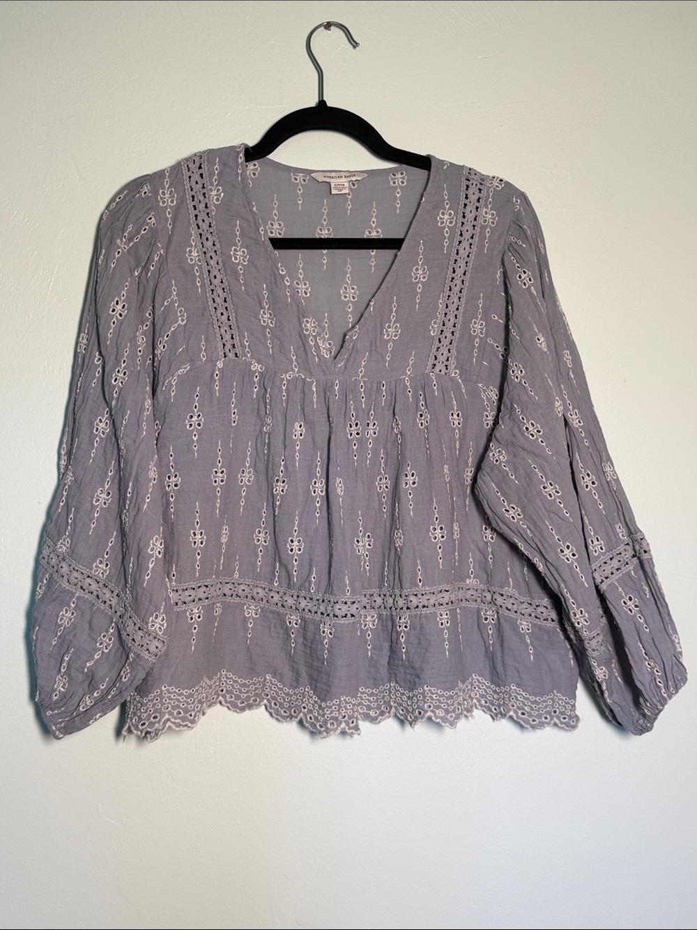 American Eagle Gray/Blue 100% Cotton Eyelet Embroidered Flowy Peasant Blouse